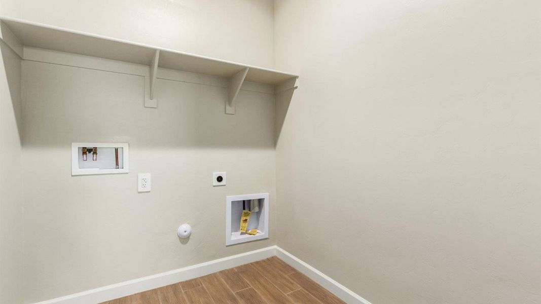 Spacious, unfurnished interior of a new home in Sycamore Vista, Vail (Image 30).