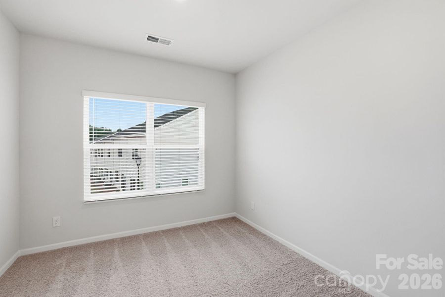 Spacious, unfurnished interior of a new home in Sloan Station, Charlotte (Image 12).