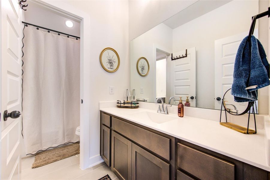 Furnished interior view inside a new home in Cross Creek West, Fulshear (Image 19).