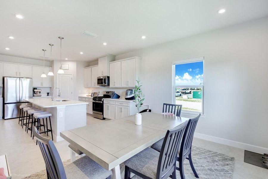 Dining Area Dining Area