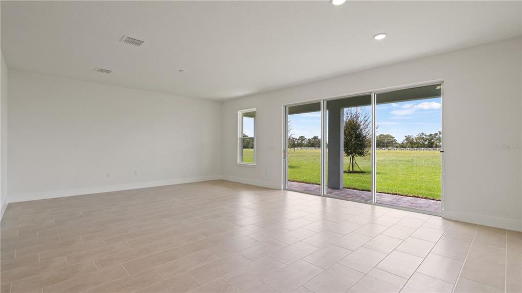 Spacious, unfurnished interior of a new home in Trailside, Mount Dora (Image 15).