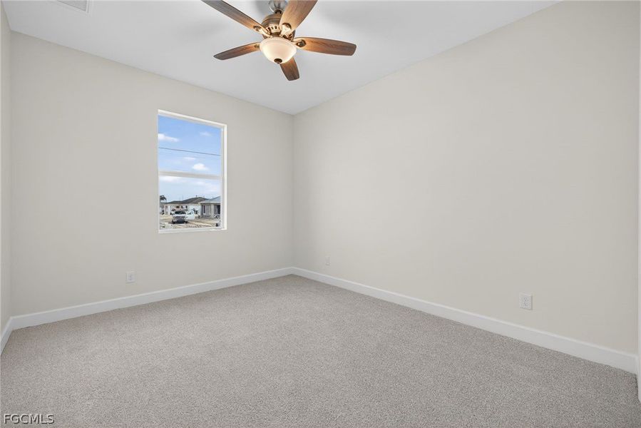 Spacious, unfurnished interior of a new home in Cape Coral, Cape Coral (Image 17).
