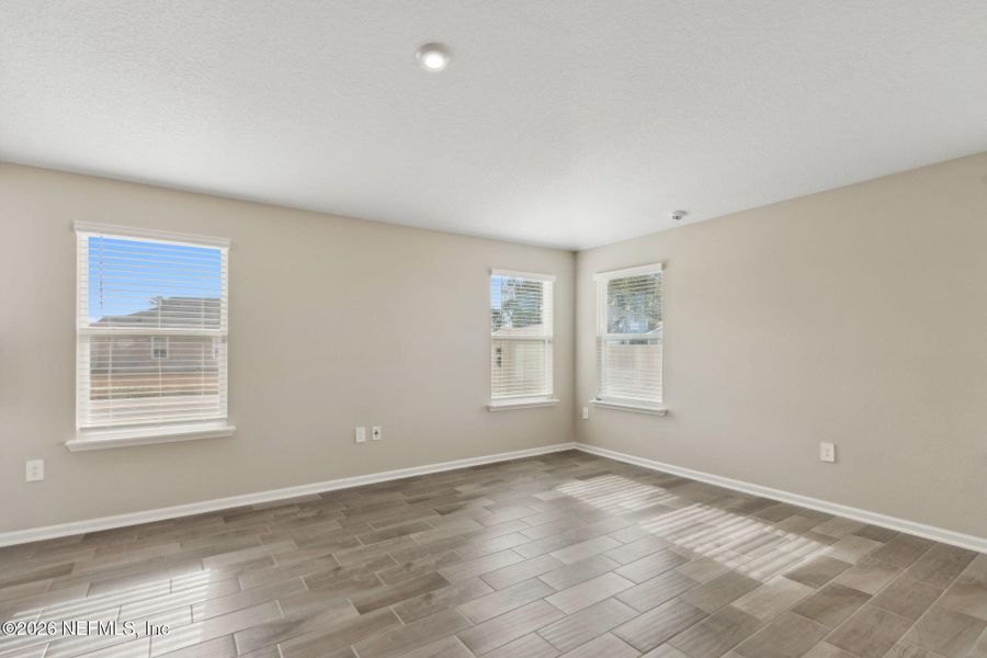 Spacious, unfurnished interior of a new home in , Yulee (Image 16).