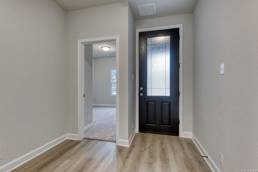 Spacious, unfurnished interior of a new home in Arcadia Ridge, San Antonio (Image 13). Spacious, unfurnished interior of a new home in Arcadia Ridge, San Antonio (Image 13).