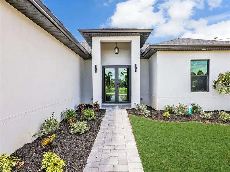 Exterior details and patio area of a home in , Cape Coral (Image 4).