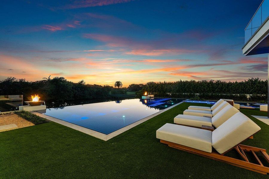 025-126SpinnakerLane-Jupiter-FL-33477-SM