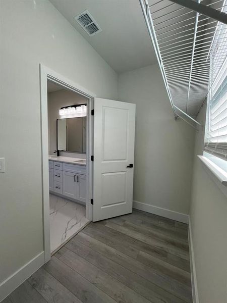 Spacious, unfurnished interior of a new home in , Citrus Springs (Image 23).