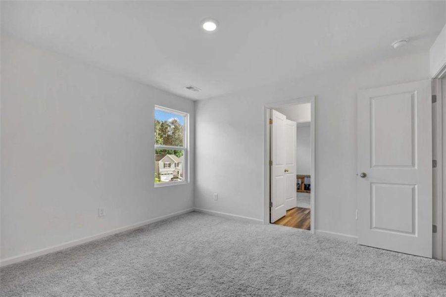 Spacious, unfurnished interior of a new home in , Covington (Image 26).