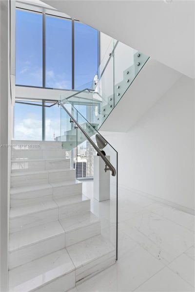 Spacious, unfurnished interior of a new home in , Miami (Image 21).