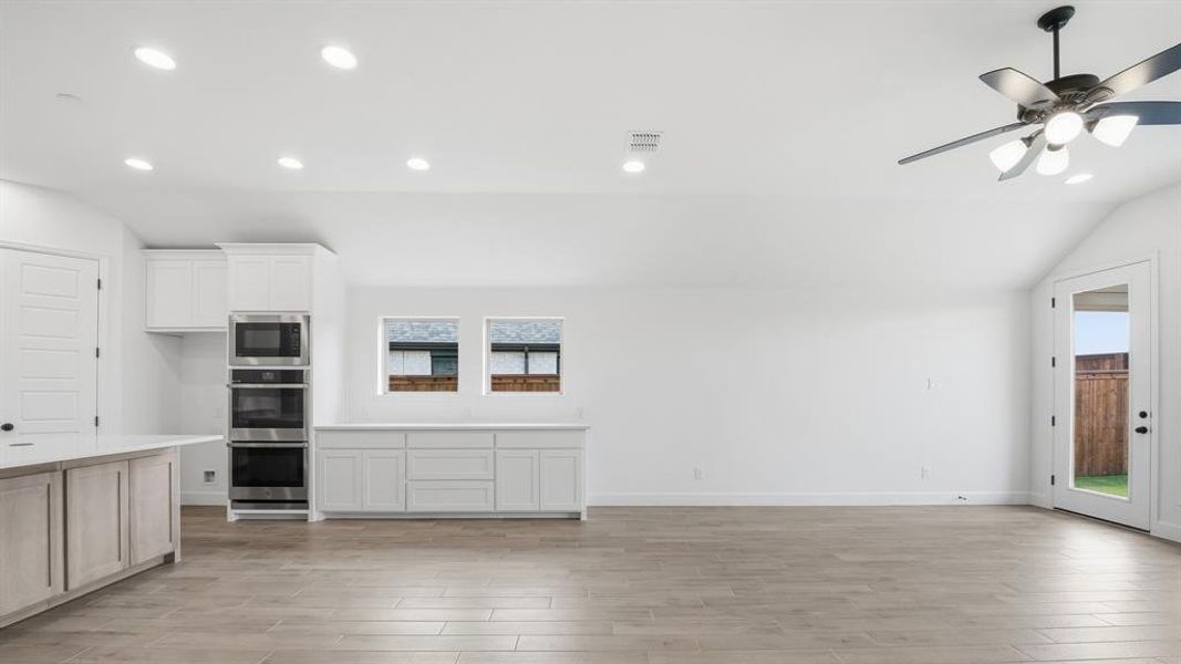 Spacious, unfurnished interior of a new home in M3 Ranch, Mansfield (Image 14).