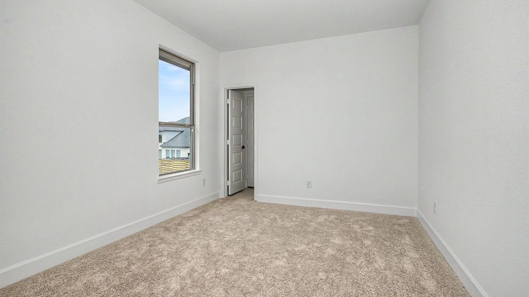 Spacious, unfurnished interior of a new home in Austin Point, Richmond (Image 13).