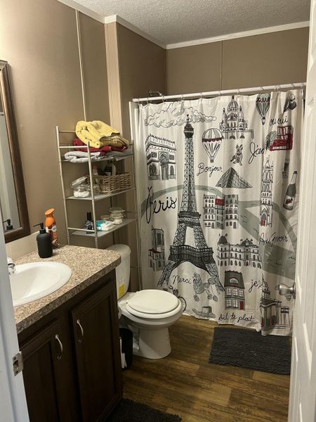 Guess Bathroom