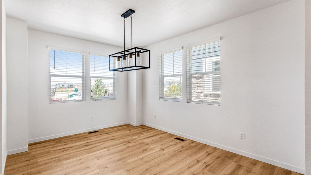 Spacious, unfurnished interior of a new home in Horizon Uptown, Aurora (Image 14).