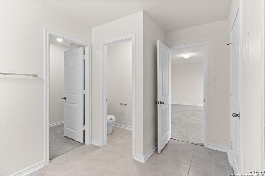 Spacious, unfurnished interior of a new home in , New Braunfels (Image 21).