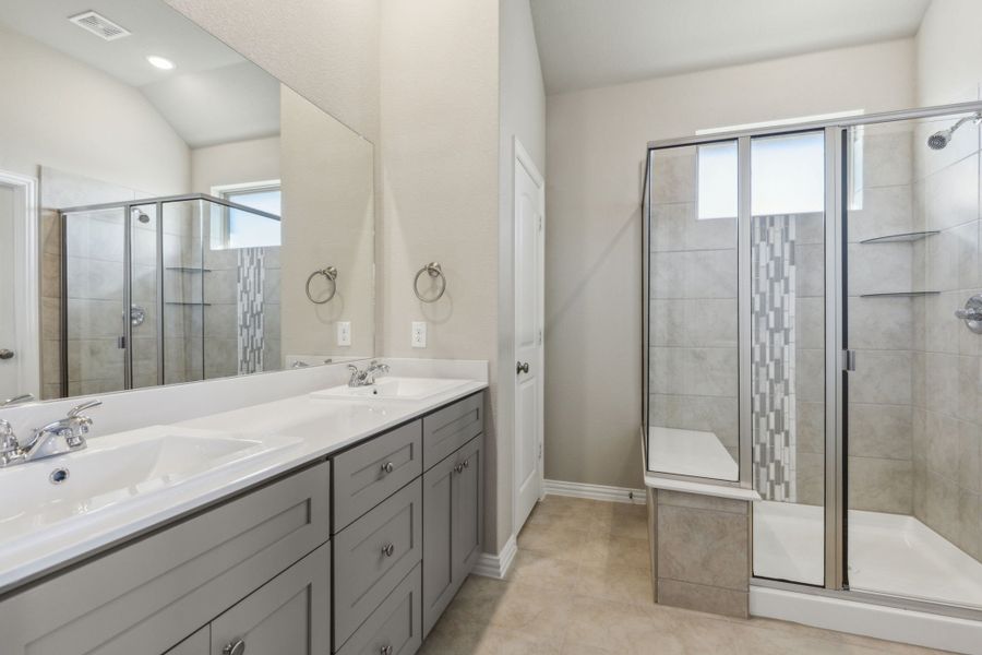 Furnished interior view inside a new home in Avondale, Fate (Image 8).