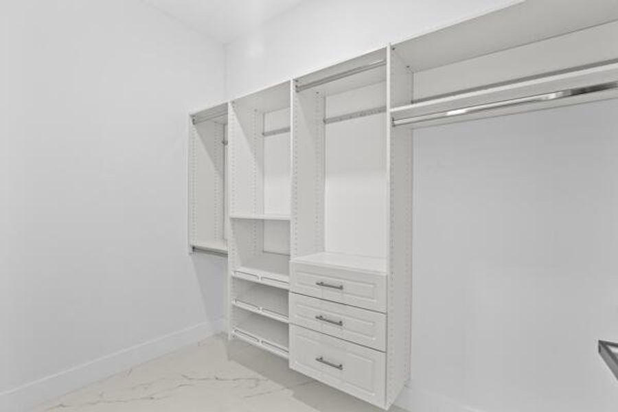 Spacious, unfurnished interior of a new home in , Loxahatchee (Image 46).