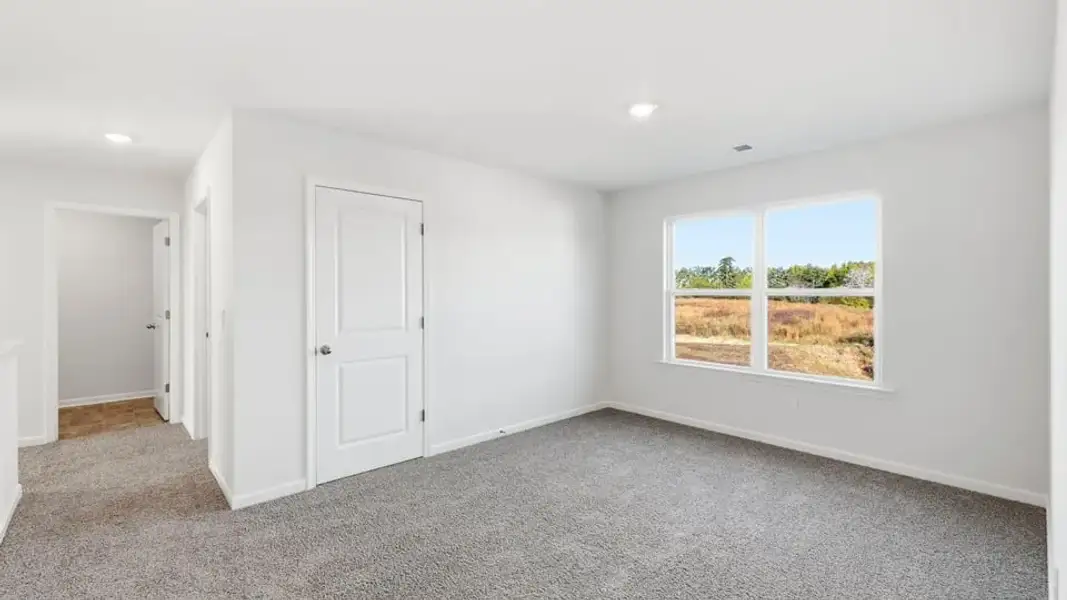 Spacious, unfurnished interior of a new home in Woodglen, Piedmont (Image 26).