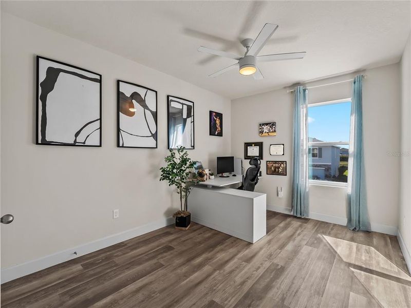 Furnished interior view inside a new home in Star Farms at Lakewood Ranch, Bradenton (Image 43).
