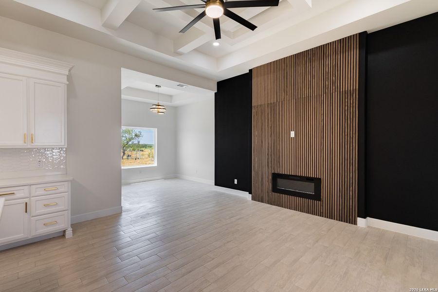 Spacious, unfurnished interior of a new home in , Eagle Pass (Image 33).