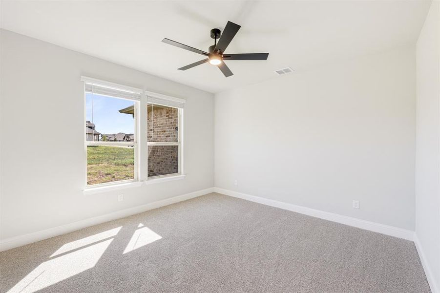 Spacious, unfurnished interior of a new home in Eagle Glen 60, Alvarado (Image 18).