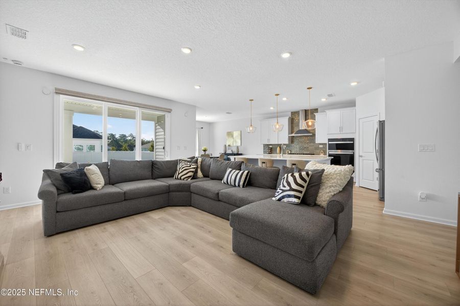 Furnished interior view inside a new home in , Middleburg (Image 10).