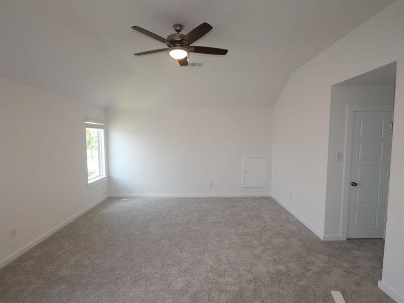 Spacious, unfurnished interior of a new home in Summerview, Fulshear (Image 28). Spacious, unfurnished interior of a new home in Summerview, Fulshear (Image 28).