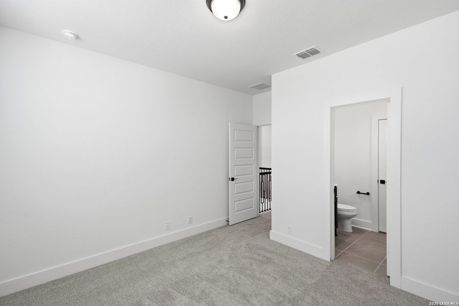 Spacious, unfurnished interior of a new home in Prominence Urban, San Antonio (Image 36).