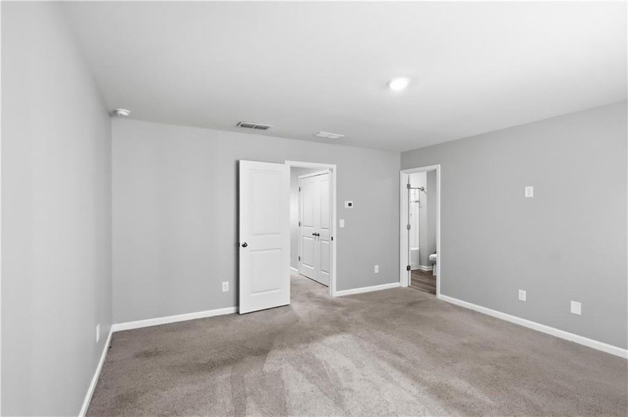 Spacious, unfurnished interior of a new home in , Atlanta (Image 16).