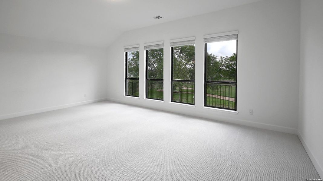 Spacious, unfurnished interior of a new home in Cibolo Valley Heights, Cibolo (Image 22).