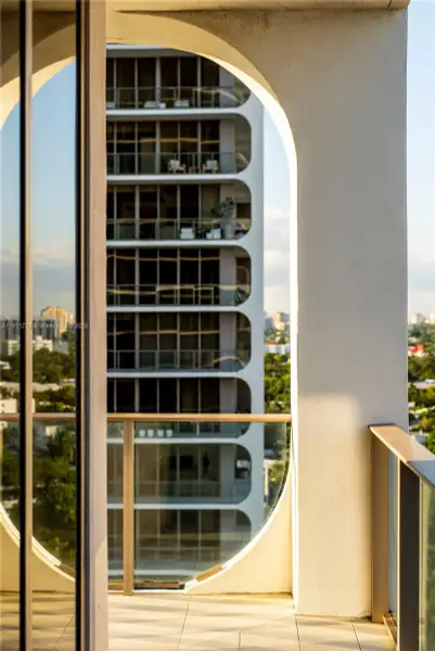Condo located in Miami, FL showcasing its design and architecture (Image 3). Condo located in Miami, FL showcasing its design and architecture (Image 3).