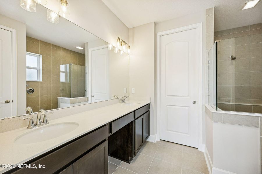 Furnished interior view inside a new home in Sandy Ridge, Yulee (Image 7).