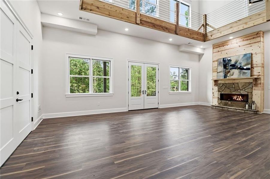 Spacious, unfurnished interior of a new home in , Acworth (Image 63).