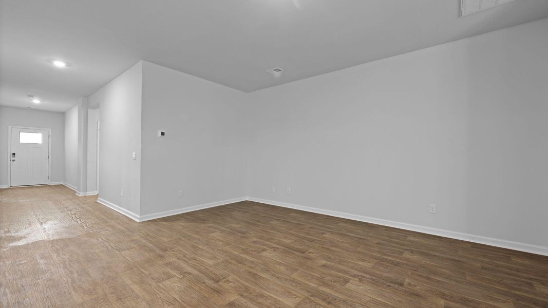 Spacious, unfurnished interior of a new home in Hillcrest, Ravenel (Image 26).