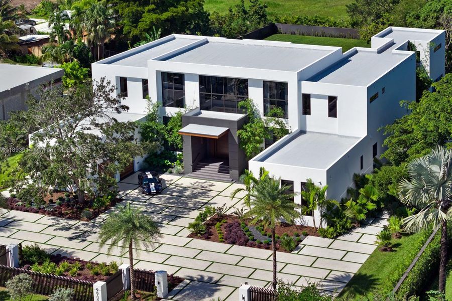 Image 75 of a home in .