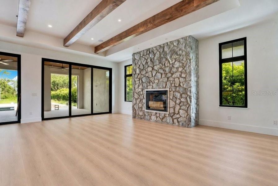 Spacious, unfurnished interior of a new home in , Windermere (Image 63).