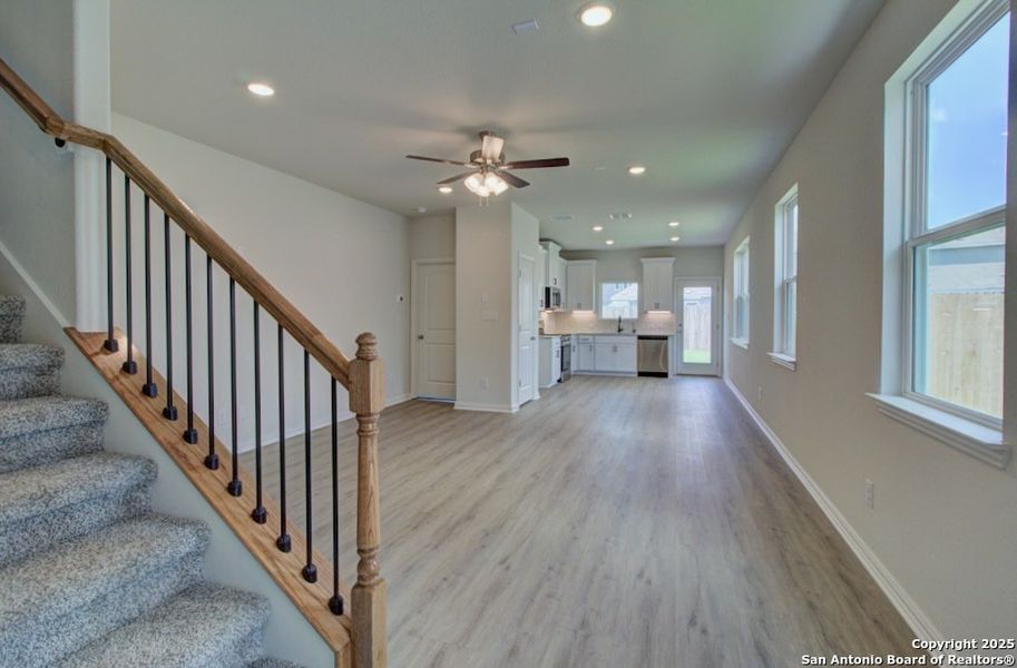 Spacious, unfurnished interior of a new home in Casinas at Gruene, New Braunfels (Image 21).