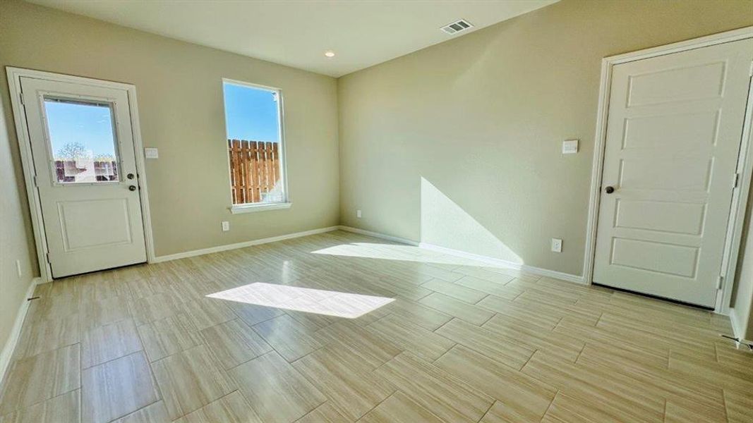 Spacious, unfurnished interior of a new home in Orchard Village, Fort Worth (Image 15).