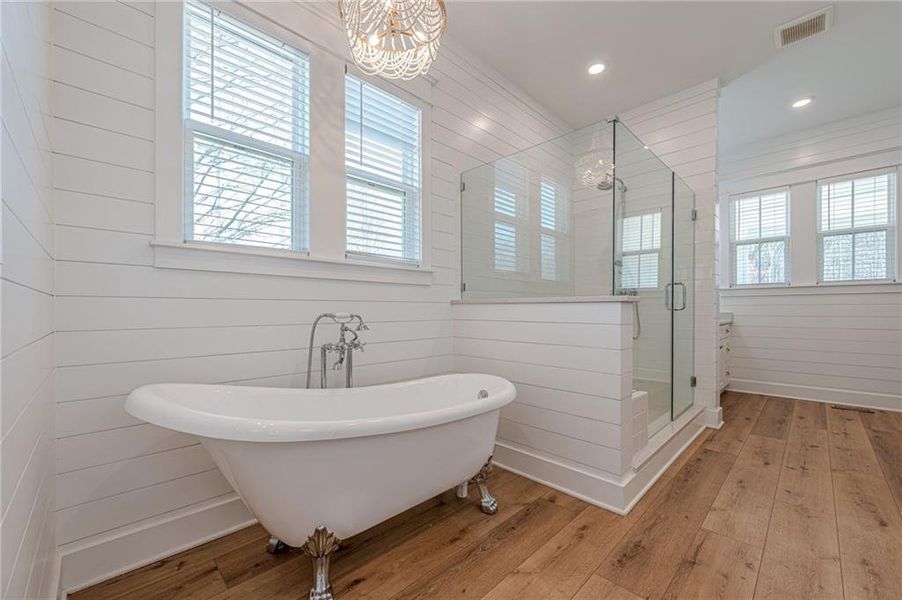 Furnished interior view inside a new home in , Waleska (Image 33).