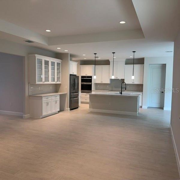 Spacious, unfurnished interior of a new home in , Hernando (Image 17).