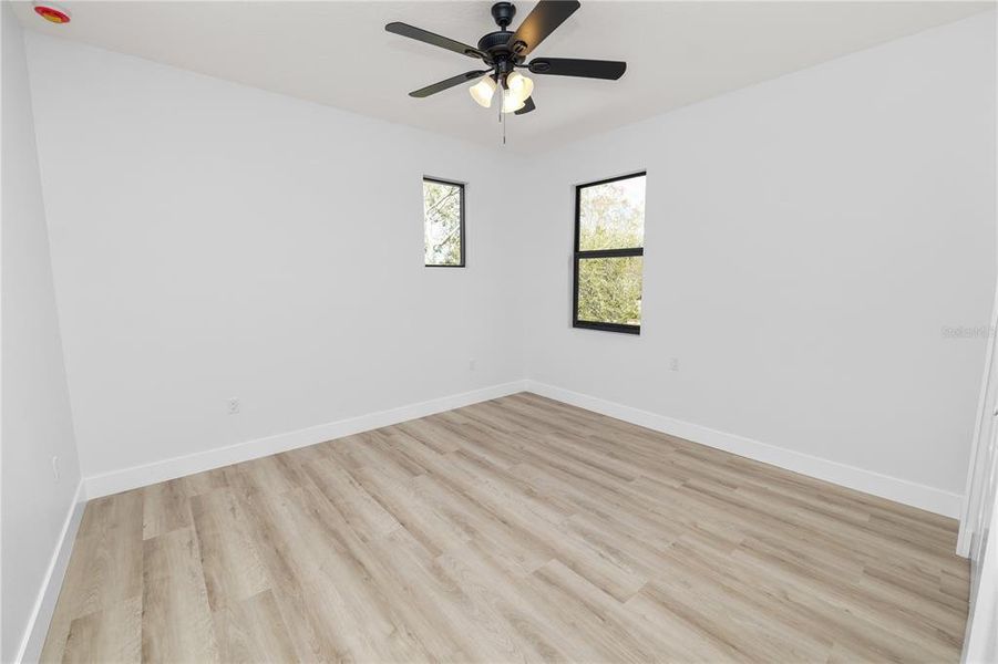 Spacious, unfurnished interior of a new home in , Tampa (Image 40).