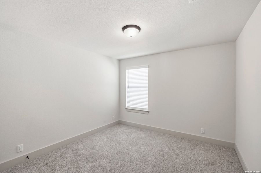 Spacious, unfurnished interior of a new home in Buffalo Crossing, Cibolo (Image 38).