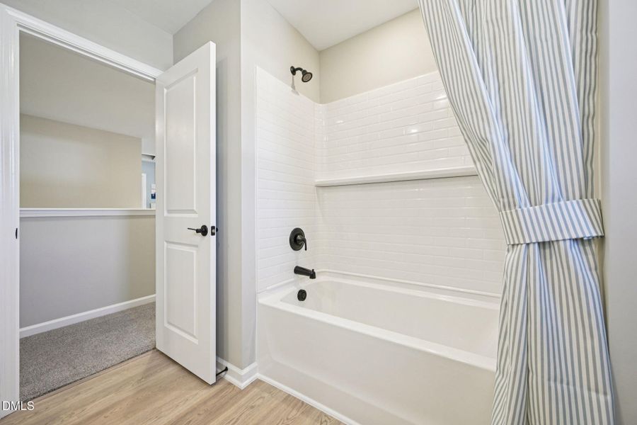 39 - Secondary Bath 39 - Secondary Bath