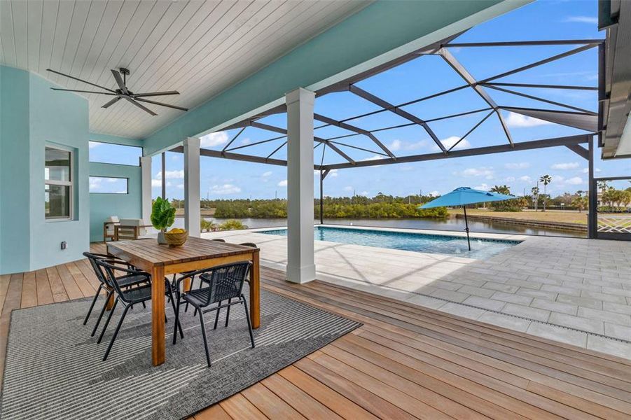 Exterior details and patio area of a home in , Punta Gorda (Image 4).