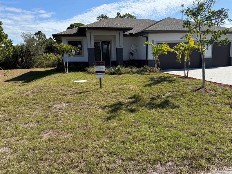 Exterior details and patio area of a home in , Placida (Image 21).