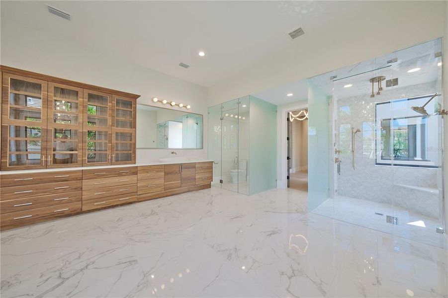 Spacious, unfurnished interior of a new home in , Bradenton (Image 43).