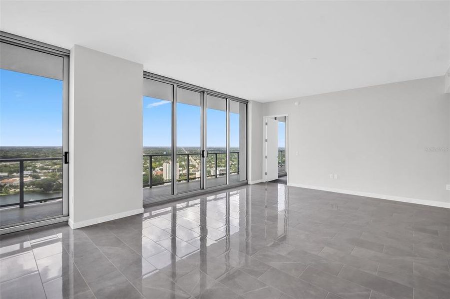 Spacious, unfurnished interior of a new home in , St. Petersburg (Image 26).