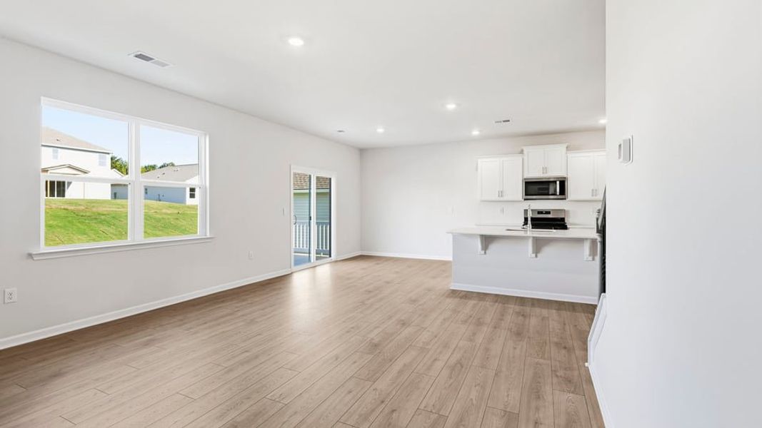 Spacious, unfurnished interior of a new home in Sherwood Gardens, Landrum (Image 21).