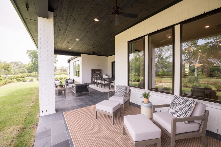 Representative exterior details of a home built from the Meritage by Tri Pointe Homes in Legacy Grove, Montgomery (Image 34).