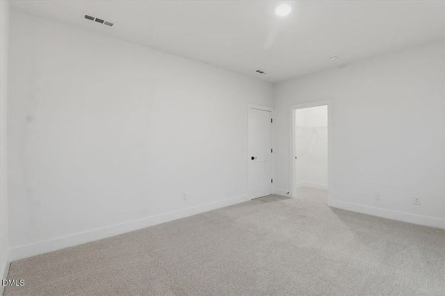 Spacious, unfurnished interior of a new home in Jackson Ridge, Pikeville (Image 17).
