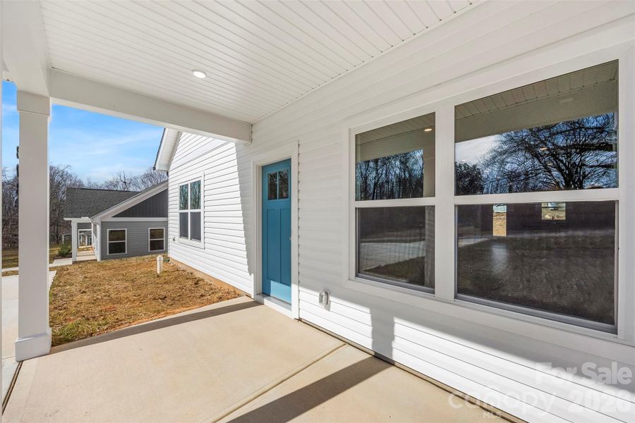 Exterior details and patio area of a home in , Kings Mountain (Image 3).